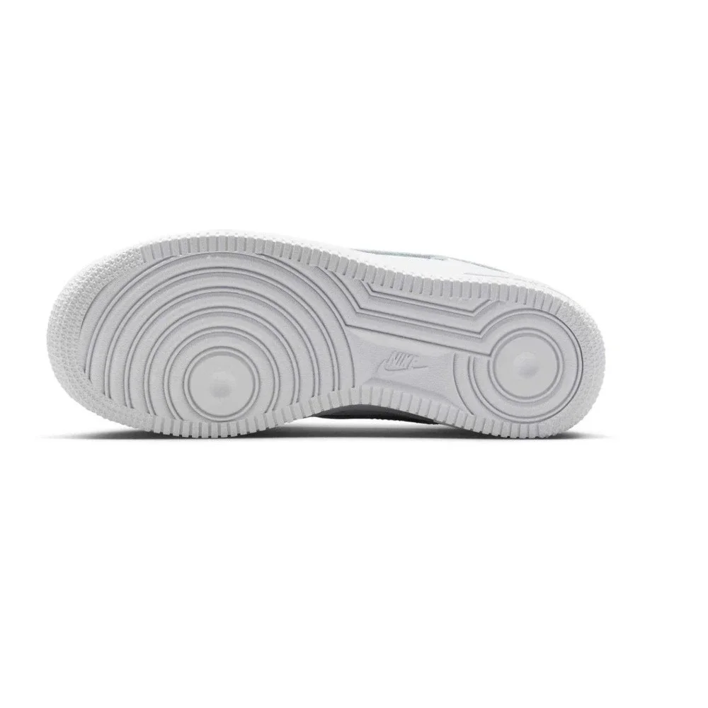 Nike Big Kids Air Force 1 LE Sneakers in White Size‎ 3.5Y FV5951-111